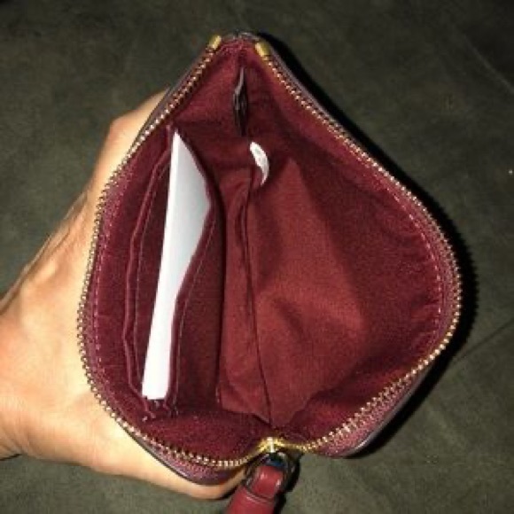 NWT Coach candy print wristlet!! 🍭 PRICE FIRM - Picture 2 of 2